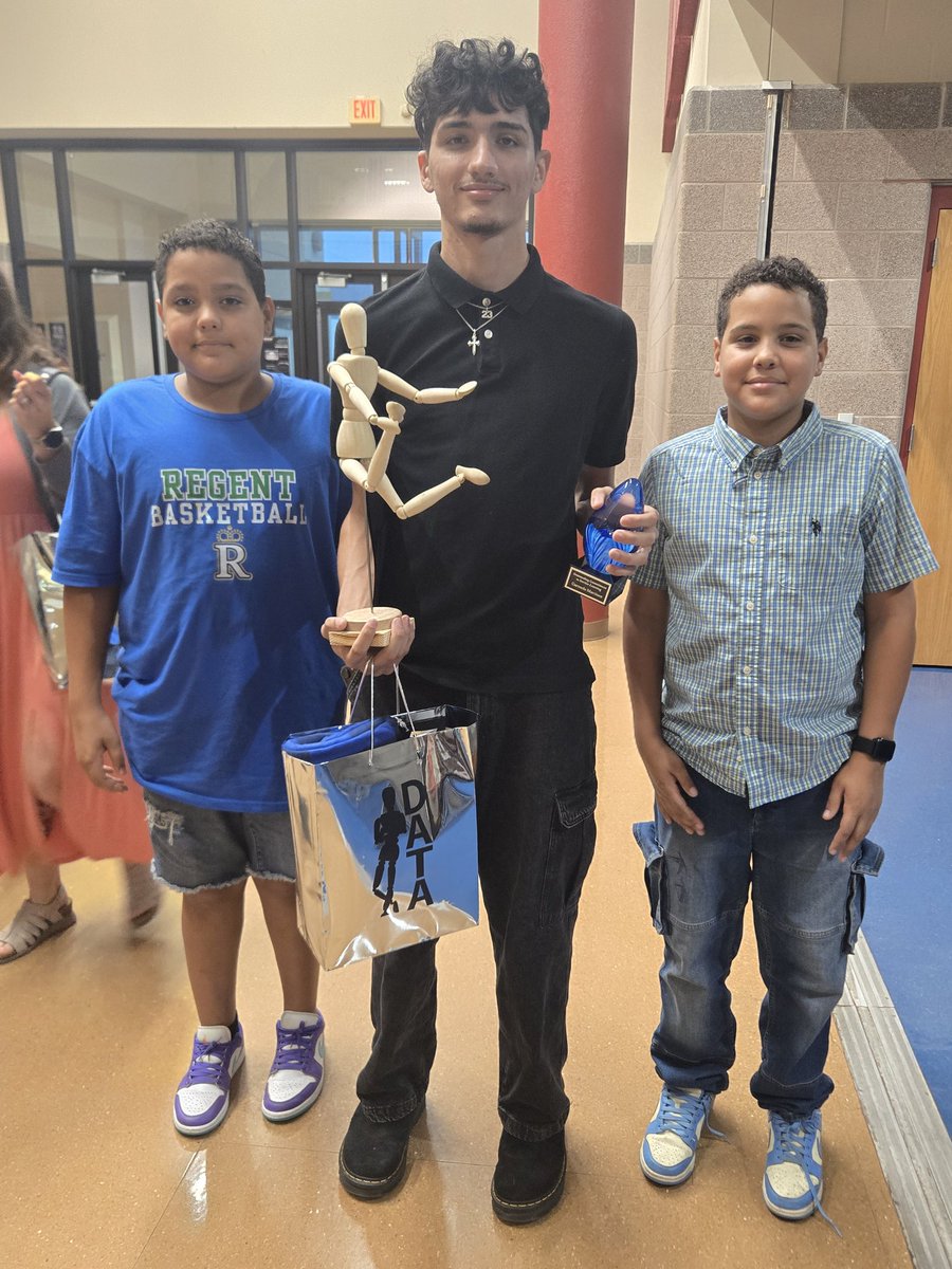 Carmelo Martinez (@carmelo_2025) on Twitter photo Design & Technology Academy Awards - Completed the 7 year program and was also regonized and awarded with the 2nd most Volunteer awards during the last four years. I had 321 total Volunteer Hours. <a href="/Roosevelt_Hoops/">Roosevelt Basketball</a> <a href="/RegentMensBkb/">Regent Mens Basketball</a> <a href="/CoachLee210/">Carl D. Lee</a> <a href="/CoachHollenbeck/">Barry Hollenbeck</a> Design & Technology Academy Awards - Completed the 7 year program and was also regonized and awarded with the 2nd most Volunteer awards during the last four years. I had 321 total Volunteer Hours. <a href="/Roosevelt_Hoops/">Roosevelt Basketball</a> <a href="/RegentMensBkb/">Regent Mens Basketball</a> <a href="/CoachLee210/">Carl D. Lee</a> <a href="/CoachHollenbeck/">Barry Hollenbeck</a>