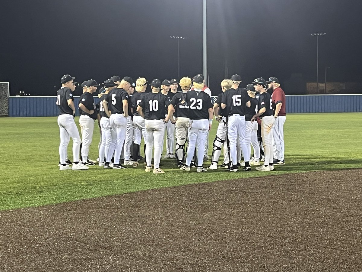 Stempel, Long, and Tardo combine for a complete game shutout 8-0 over the Flyers. Hawks go for the series sweep tomorrow at 5 pm. Go Hawks! <a href="/kentrahan/">Ken Trahan</a> <a href="/JosephHalm/">Joseph Halm</a> <a href="/RogerRogglynn/">Roger Glynn</a> <a href="/NorthshorePrepR/">Northshore Prep Report</a>