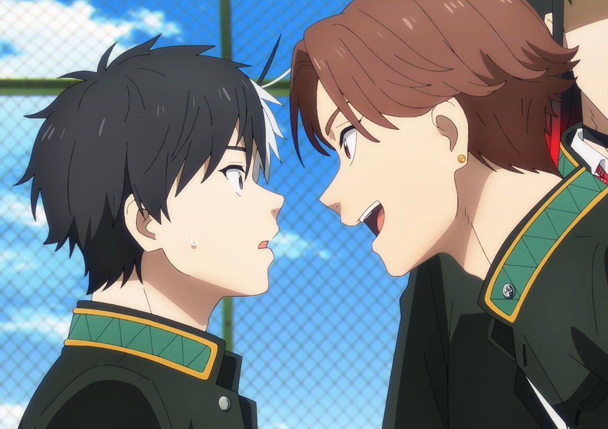 "ก็นึกอยู่ว่าใช้คอนแทคเลนส์ยี่ห้ออะไร เป็นสีตาจริงหรอกเหรอเนี่ย ส่วนสีผมก็นึกว่าย้อมเอาแต่เป็นสีผมตามธรรมชาติเลยสินะ เฟี้ยวตั้งแต่เกิดเลยนี่หว่า!"