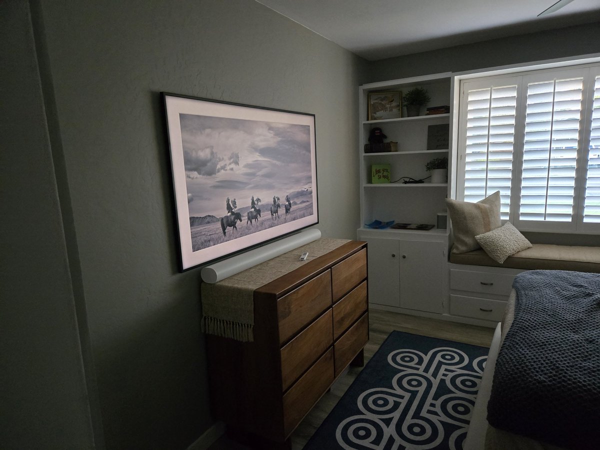 Really love the updated Samsung Frame Pro.  Improved color and contrast makes this even more enjoyable.

#samsung #samsungspringtvinsiders  #theframe <a href="/SamsungUS/">Samsung US</a>