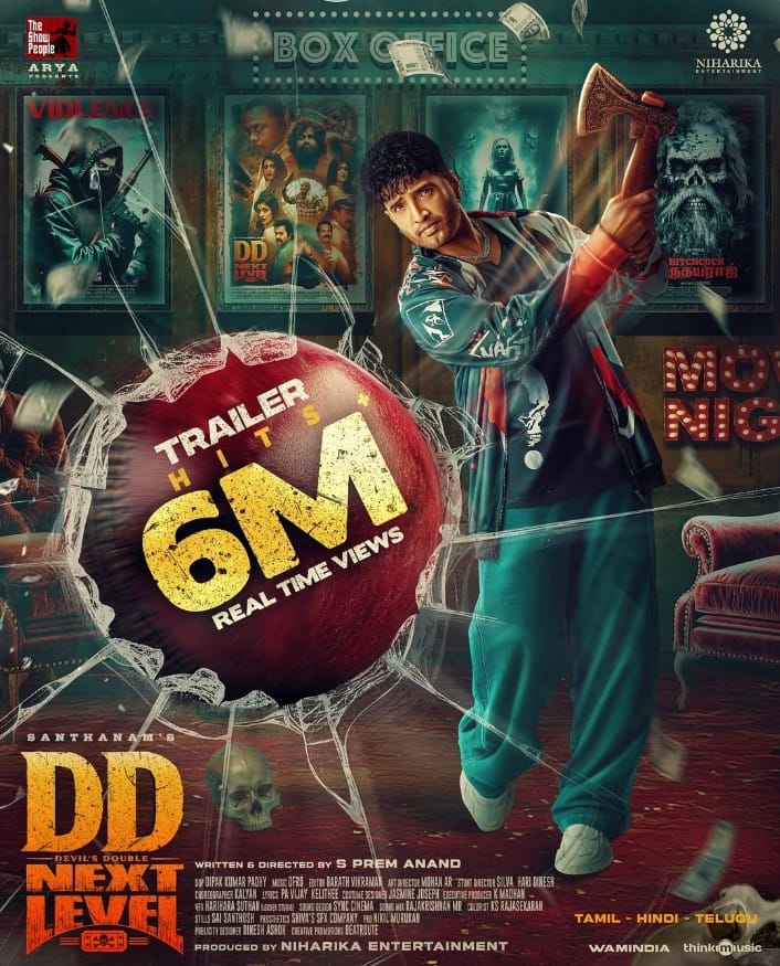 Santa_Online_Tm's tweet photo. #DevilsDoubleNextLevel TRAILER Hits 
6️⃣ Million VIEWS YOUTUBE 
TRENDING 2 Thalaiva @iamsanthanam
#DevilsDoubleNextLevelFromMay16 
#Santhanam

#DhillukuDhuddu @arya_offl @TSPoffl @NiharikaEnt @iampremanand @menongautham @selvaraghavan
     Link 🔗 
https://t.co/9pVwiuM877 https://t.co/pbHgOS7lQ3