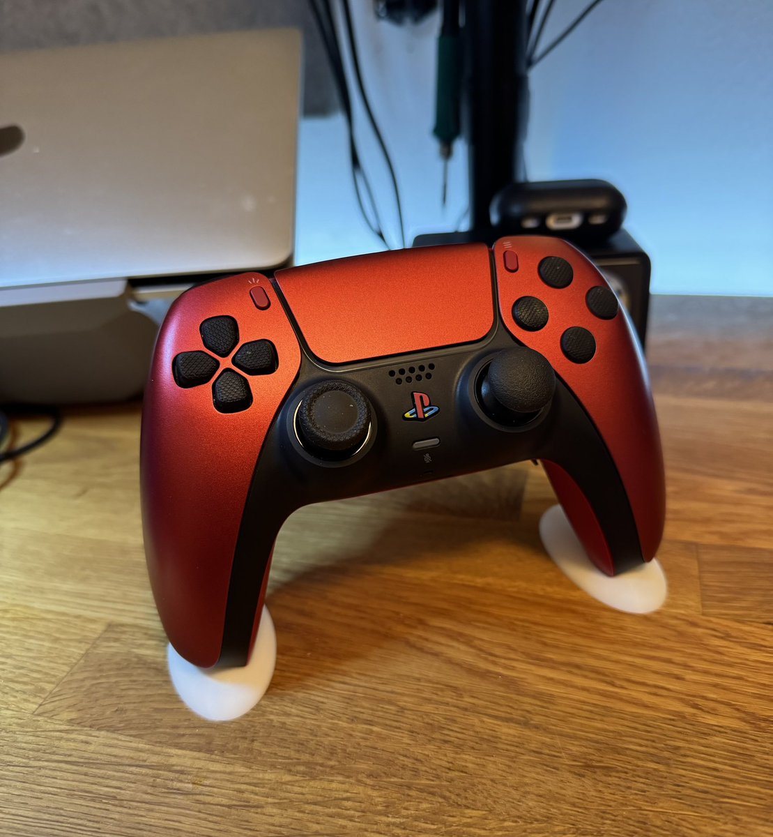 olaw_eu's tweet photo. Volcanic Red Dualsense with mouseclick everything and TMR joysticks 🔥 made from full custom @buddscontroller parts https://t.co/BcfySexP1z