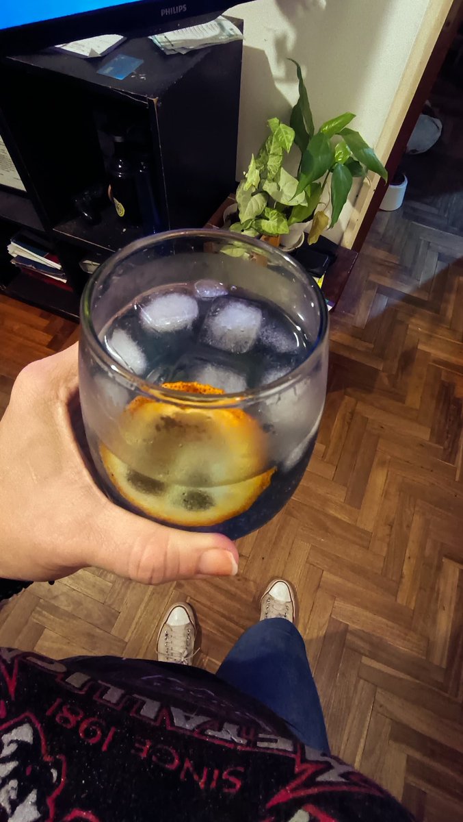 mechyssok's tweet image. Gin Tonic Time 😋! 
Salute! 
#GinTonic