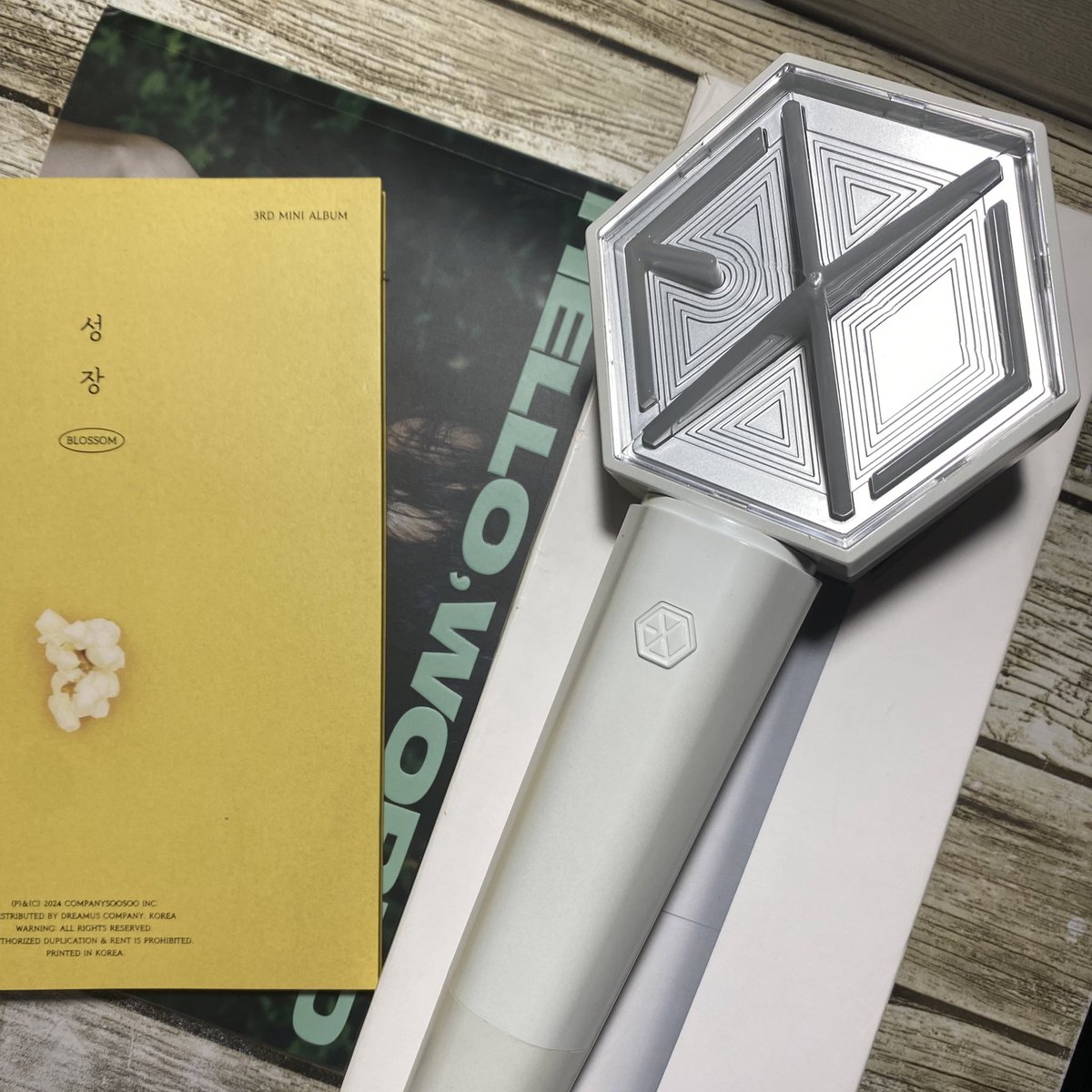 ohlalatte_'s tweet photo. WTS LFB PH EXO RUSH‼️

EXO Lightstick Ver 3 (unsealed) with free 2 albums and random pc

-Php1300 + lsf (1200 if payo)
-issue: small scratch

rfs: need funds

mop: gcash
mod: lbc/jnt express
loc: iloilo city

what you see is what you get~
dm for more deets✨ https://t.co/juNmEWfzGy