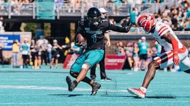 Ka1den__'s tweet photo. #AGTG After a great conversation with @TyronCarrier I am Blessed to receive an offer from @CoastalFootball @JHolmes20___ @CavsRecruits @JosephAHastings @LM_Sports_Media @ChadSimmons_ @BillyEmbody @On3Recruits @on3 @RecruitGeorgia @gobigrecruiting https://t.co/VJBlgV9Bxh