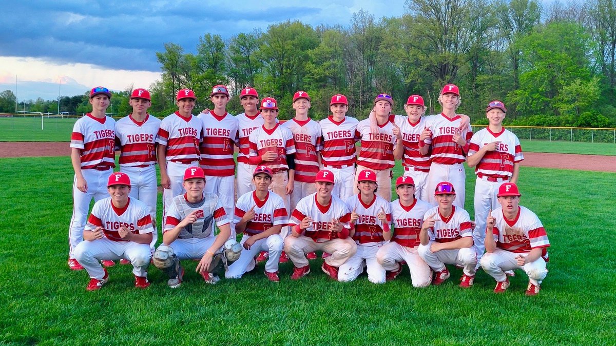 TigerBaseball17's tweet photo. JV2 after Sweep of Crosstown Rival Hamilton Southeastern

#TigerBaseballFamily https://t.co/Khpu1RENFp