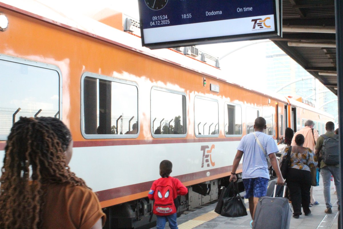 タンザニア標準軌鉄道（SGR）駅の朝🚆 
Morning at the Standard Gauge Railway (SGR) station in Tanzania🚆 
Un matin à la gare de la SGR (voie ferrée à écartement standard) en Tanzanie🚆 
Asubuhi kwenye stesheni ya treni ya mwendokasi, Tanzania🚆
#TICAD9 #アフリカ #Africa #Afrique