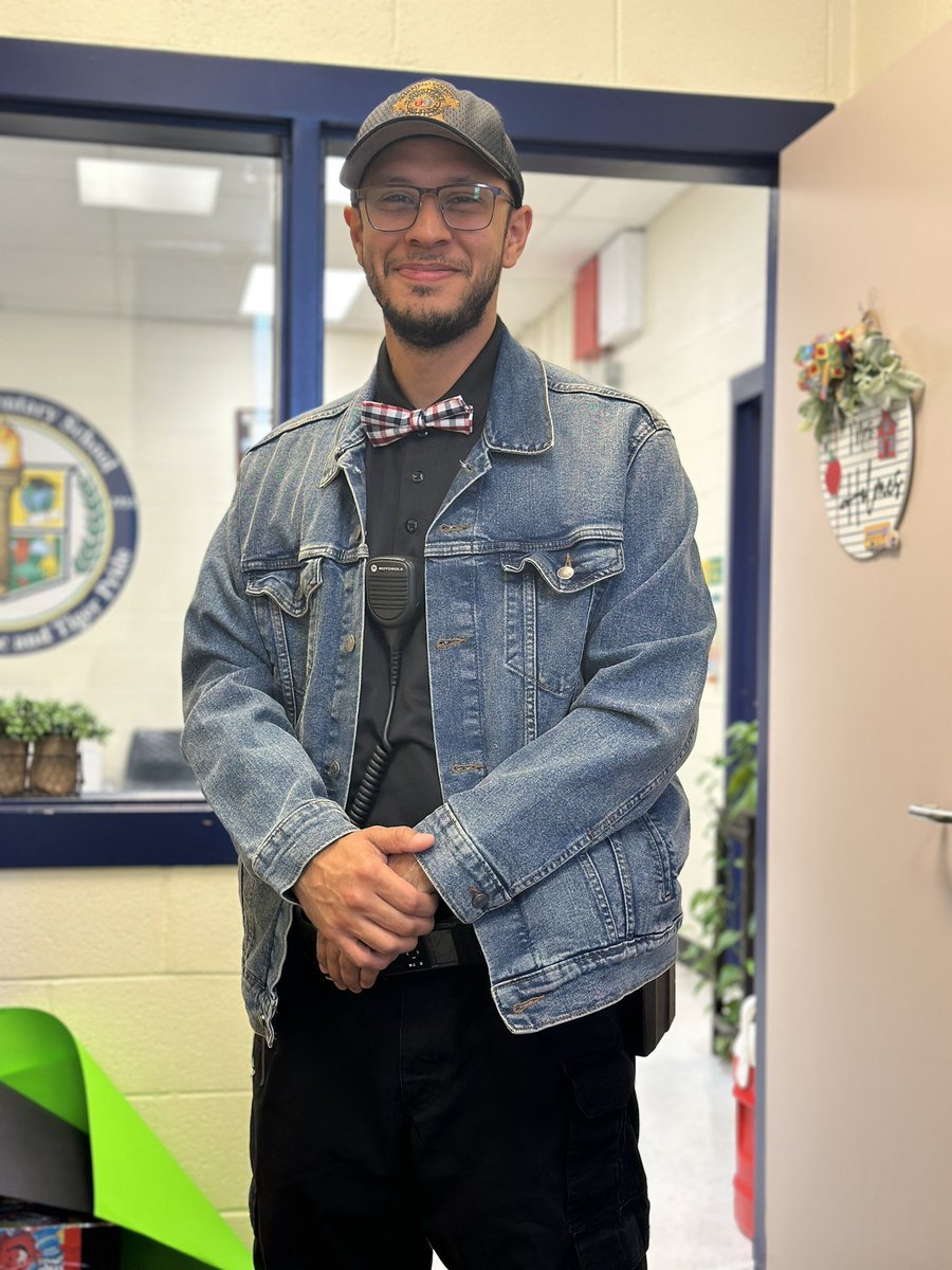 GESTigersSC's tweet image. Today Geiger celebrated National Principals Day with a salute to Mr. Scott