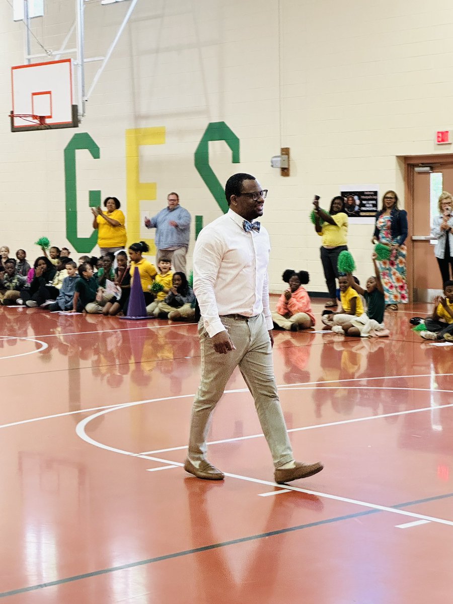 GESTigersSC's tweet image. Today Geiger celebrated National Principals Day with a salute to Mr. Scott