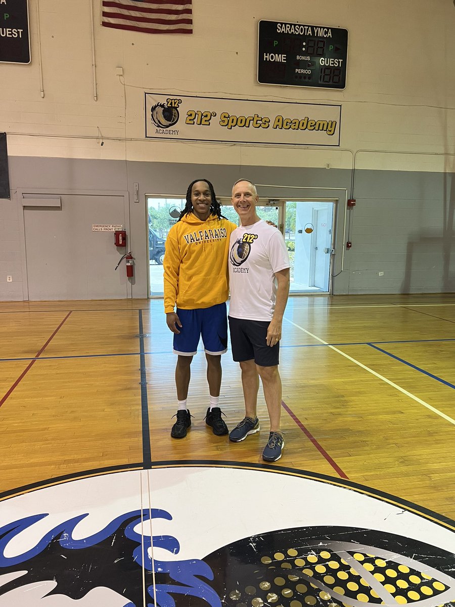 John Mahoney (@jhnmaho) on Twitter photo Look who stopped in for a workout?! Love when our alumni come back to see us. Excited for his next chapter <a href="/ValpoBasketball/">Valpo Basketball</a> #bethesteam <a href="/RakimChaney1/">Rakim Chaney</a> Look who stopped in for a workout?! Love when our alumni come back to see us. Excited for his next chapter <a href="/ValpoBasketball/">Valpo Basketball</a> #bethesteam <a href="/RakimChaney1/">Rakim Chaney</a>