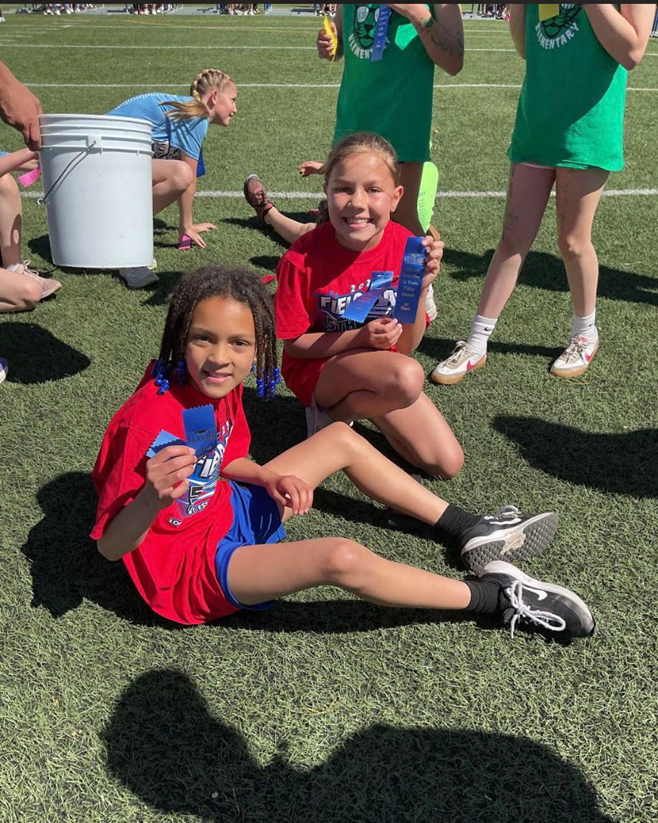 LongmontEstates's tweet image. Exciting day at Longmont High School for the 5th Grade Field Day! Students from across the district came together for fun and friendly competition. Huge thanks to our amazing PE teachers for making it all possible! #StVrainStorm @SVVSDsupt @BuchlerStVrain
