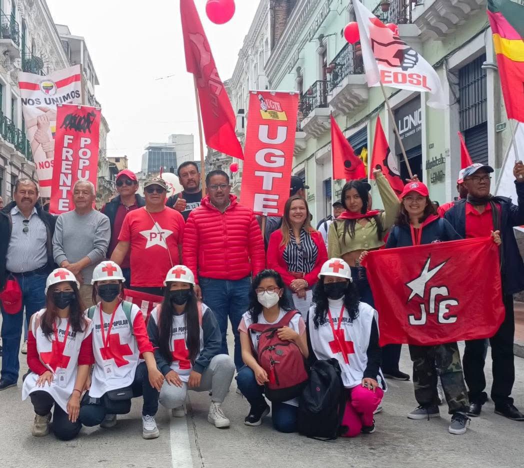 Hoy miles de trabajadores conmemoramos, a los Mártires de Chicago un justo homenaje por el día internacional de las personas trabajadoras. Por la vida y el trabajo digno.
#somosUGTE
#Fut
#LaUnidadesFuerzalaLuchaNuestroCamino