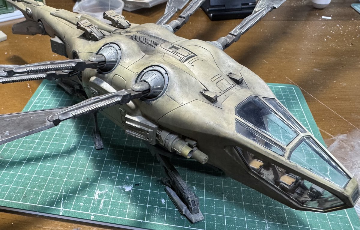 aniu2's tweet image. 告知忘れてた・・・。
ホビージャパン今月号でハルコンネンオーニソプターの作例を担当しました。
とても良いキットで、コクピットまわりを少し改造しただけで塗りに集中しました。ぜひ誌面にてご覧下さい！
※ハルコンネン男爵は掲載されてません。
 
#Dune
#MengModel
#ホビージャパン