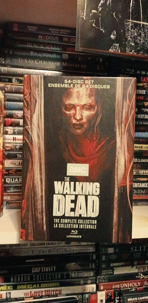 lana_drop's tweet image. Eek, I am so excited. So I did this thing today, and I went out and bought the entire #TheWalkingdead complete series on #boxset. I am so in love with this. It cost me a pretty penny, so it was the only thing for my movie haul this time around. But I am super happy with it.