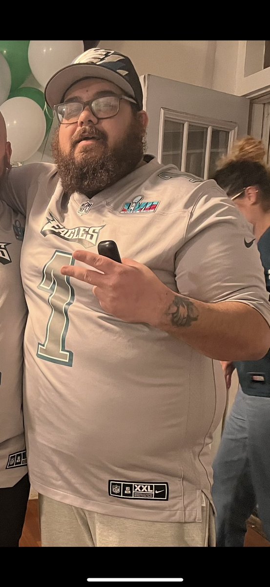 CjSubZero's tweet image. Thinking about how far I’ve come from the person on the left. I was in such a bad place physically, and mentally for years, and last year was truly bad. Managed to get myself out of it with some much needed help, and now feel like I’m learning to live a life I can be proud of.