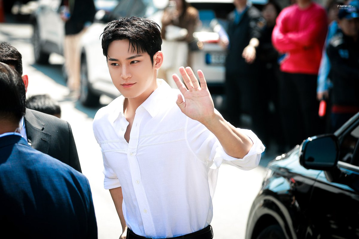 ph970406's tweet image. 250502 스니커즈 행사

🍫🤍 ㅠㅠㅠㅠㅠㅠ

#민규  #MINGYU #세븐틴 #SEVENTEEN