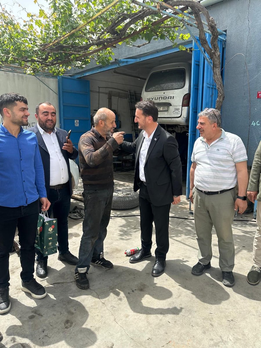 📍Siirt Sanayi Sitesi
🗝️ 1 Mayıs Emek ve Dayanışma Günü