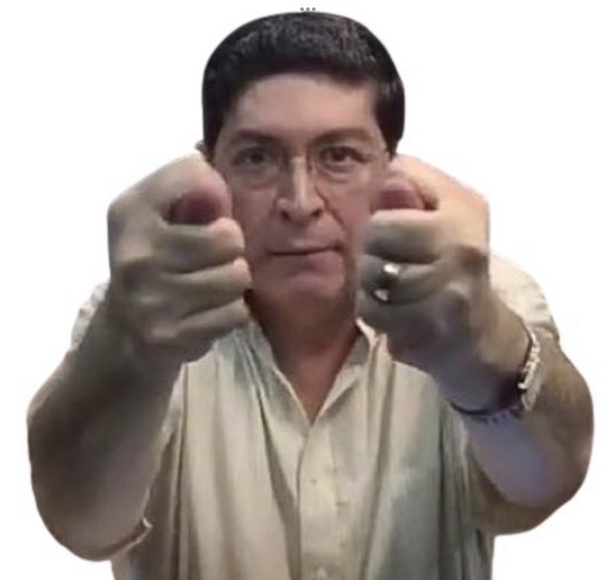 Jajajaja 😂🤣…después de ser casi aniquilados operativamente y encarcelados en su casi totalidad, <a href="/_elfaro_/">El Faro</a> pretende hacernos creer con la entrevista a un ínfimo remanente de pandilleros que escaparon de ser huéspedes del CECOT (si es que no son actores pagados), hacernos creer