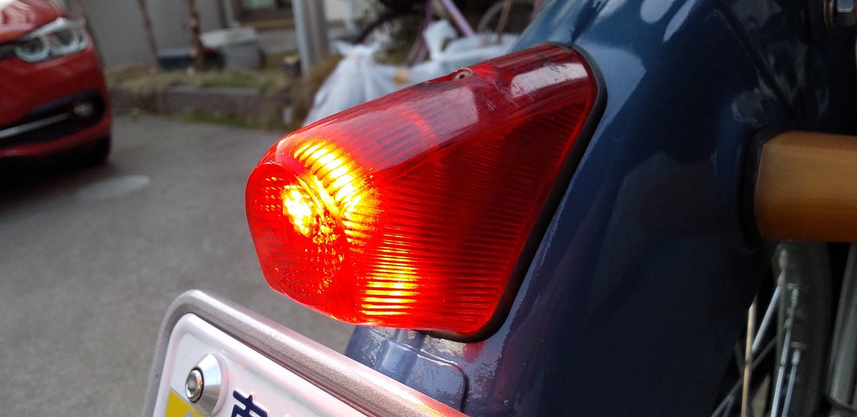 danchimodels's tweet image. #C100
#レストア
#スーパーカブ
バッテリーを積んで、ひとまず完成。ブリッジダイオードの全波整流と、自作レギュレーターで充電も十分過ぎる。電装は6V仕様、電球類はLED化。あとはキャブレターのセッティングが未だ煮詰まっていない。