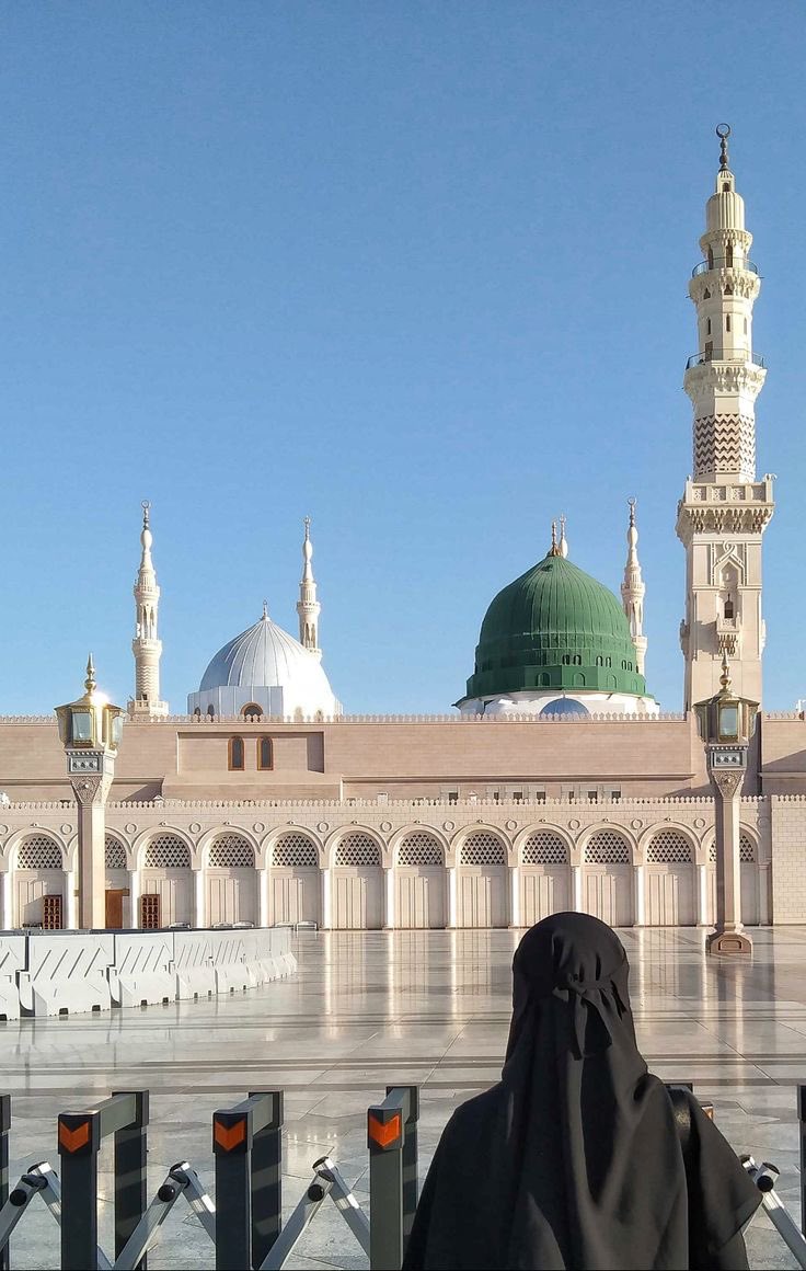 ...♥️~

                     #محمد ﷺ ..🕊
 صلّـى عليڪ اللهُ يّـا خيّـر الـورى ،، وسـلآمه ،،
        يّـا خيّـر من سـآرت بـه الأقـدآم ،، 
                ومـا خطـت الأقـلآم ..✨🌿
.
..

    اللهُــمَّ صَلِّ وَسَلِّمْ علَى نَبِينَا مُحَــمَّدﷺ💚