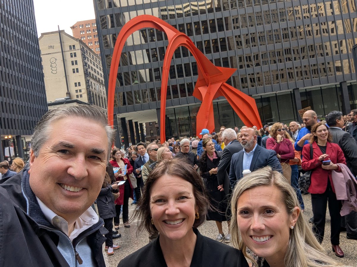 mike_cabonargi's tweet image. Proud to stand for the Rule of Law and reaffirm the oath I took as a lawyer on Law Day today at Federal Plaza.