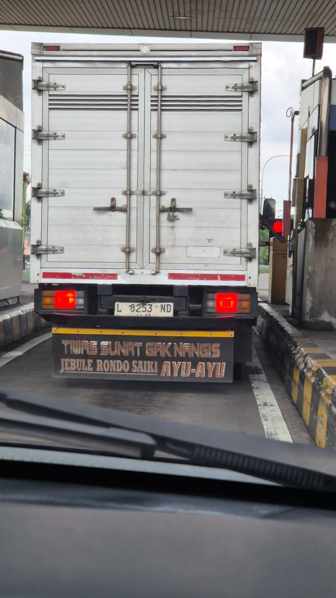 chandra firmanzah™⚪ tweet media