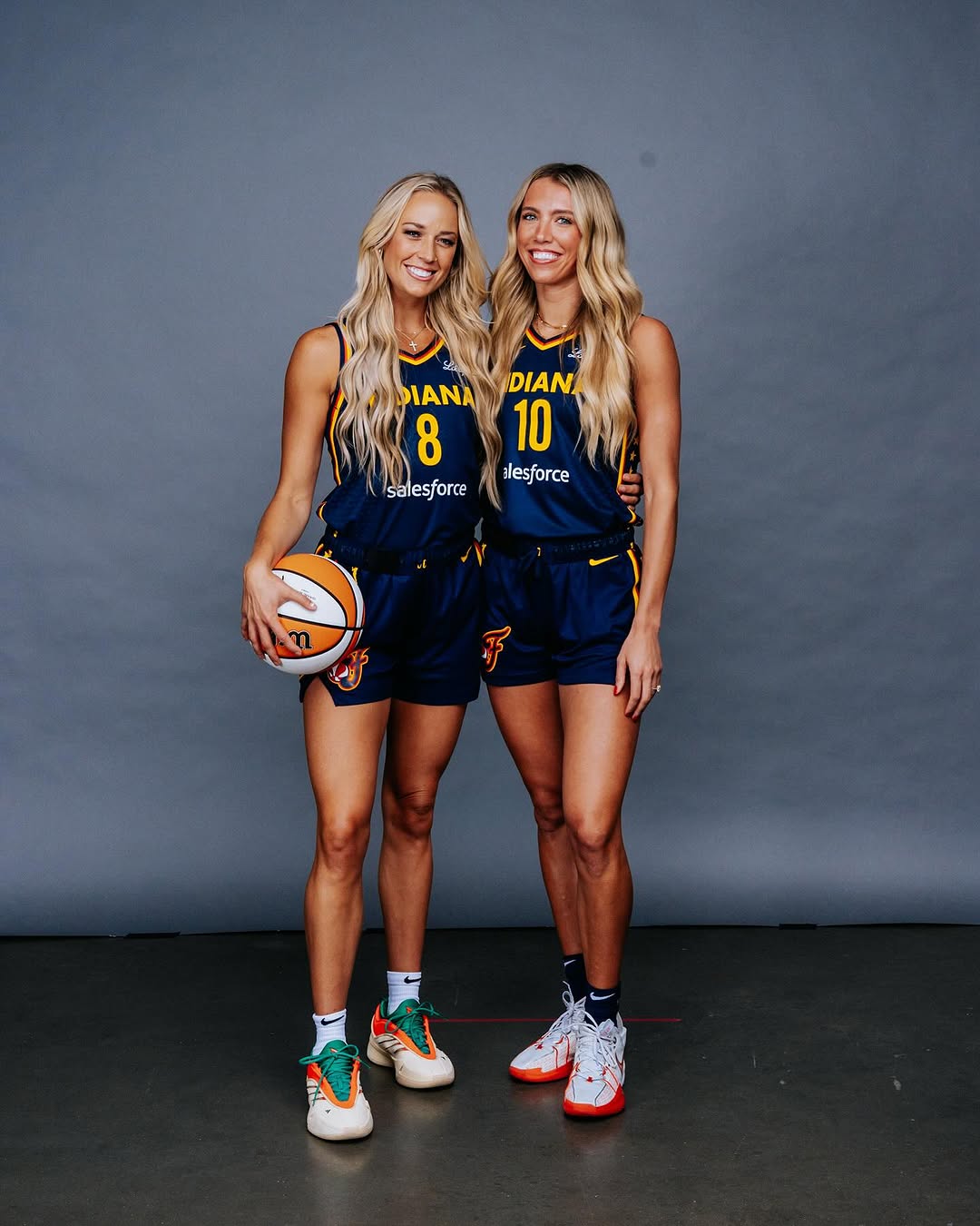 I talk hoops 🏀 on X: "Sophie Cunningham + Lexie Hull x Media Day! ✨  https://t.co/G0viCpPo4G" / X