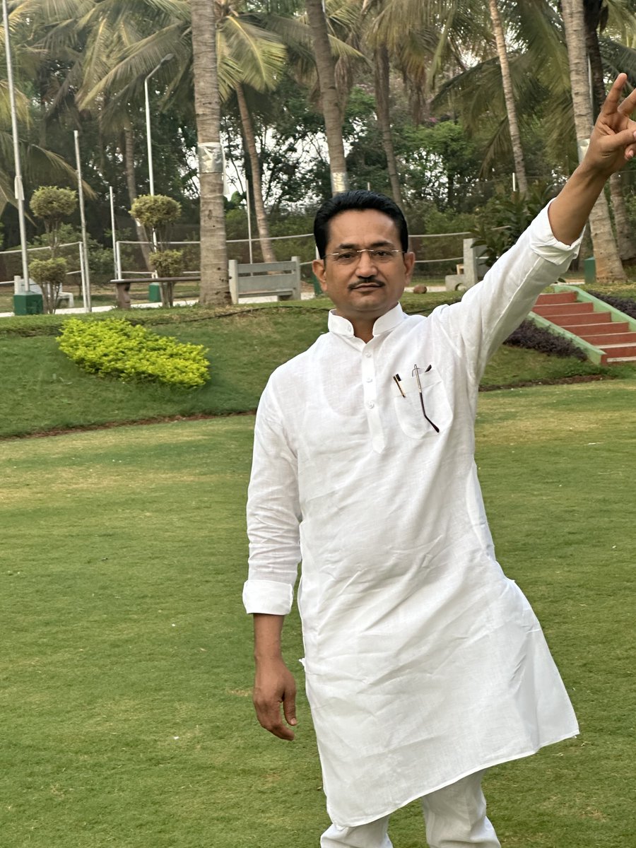 आतंक के विरुद्ध निर्णायक युद्ध में राष्ट्र सेवा हेतु मेरा एक माह का वेतन भारत सरकार को देने की स्वेच्छा से पेशकश करता हूँ । जय हिन्द <a href="/narendramodi/">Narendra Modi</a> <a href="/AmitShah/">Amit Shah</a> <a href="/BhajanlalBjp/">Bhajanlal Sharma</a> <a href="/madandilawar/">Madan Dilawar</a> <a href="/RahulGandhi/">Rahul Gandhi</a> <a href="/GovindDotasra/">Govind Singh Dotasra</a> <a href="/ashokgehlot51/">Ashok Gehlot</a>