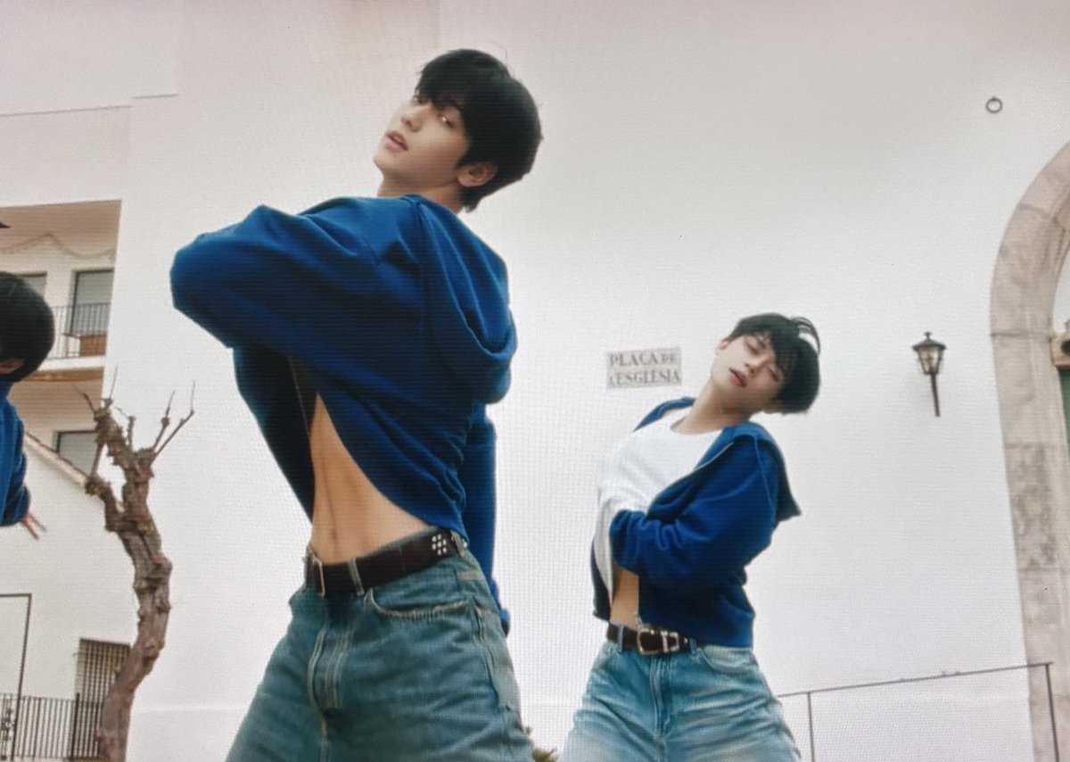 CatyBEOM_bld's tweet image. mi honesta reacción: QUÉ 

TXT LOVE LANGUAGE OUT NOW
#LoveLanguage
#Whats_Your_LoveLanguage