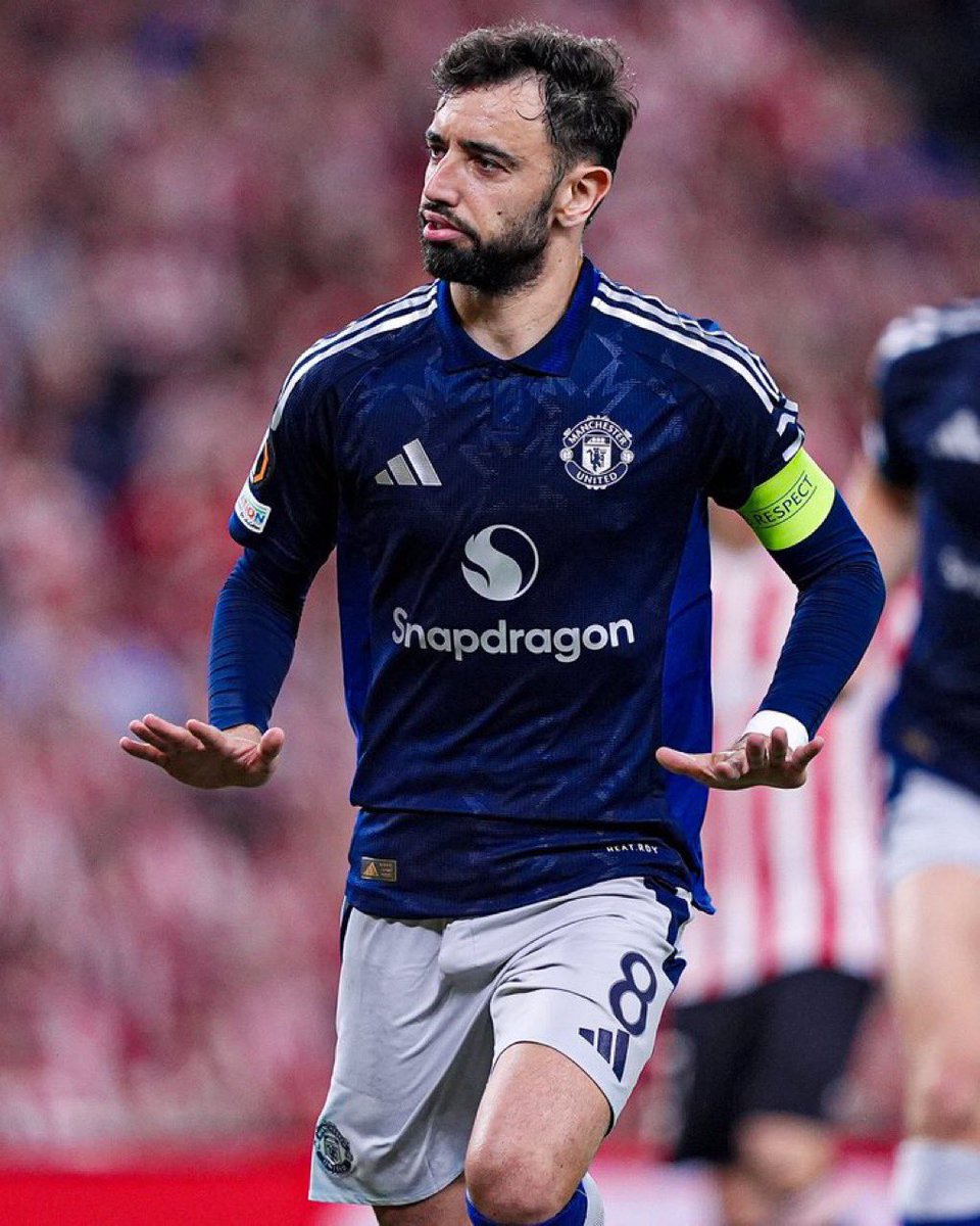 🚨Bruno Fernandes stats:

2017-18: 16 goals, 18 assists
2018-19: 32 goals, 18 assists
2019-20: 27 goals, 22 assists
2020-21: 28 goals, 17 assists
2021-22: 10 goals, 14 assists
2022-23: 13 goals, 15 assists
2023-24: 15 goals, 13 assists
2024-25: 19 goals, 18 assists

Magician 💫