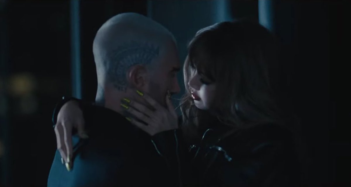 I STOPPED BREATHING FOR A SECOND 

PRICELESS OUT NOW 
#MAROON5xLISA_PRICELESS 
#LISAxPRICELESS