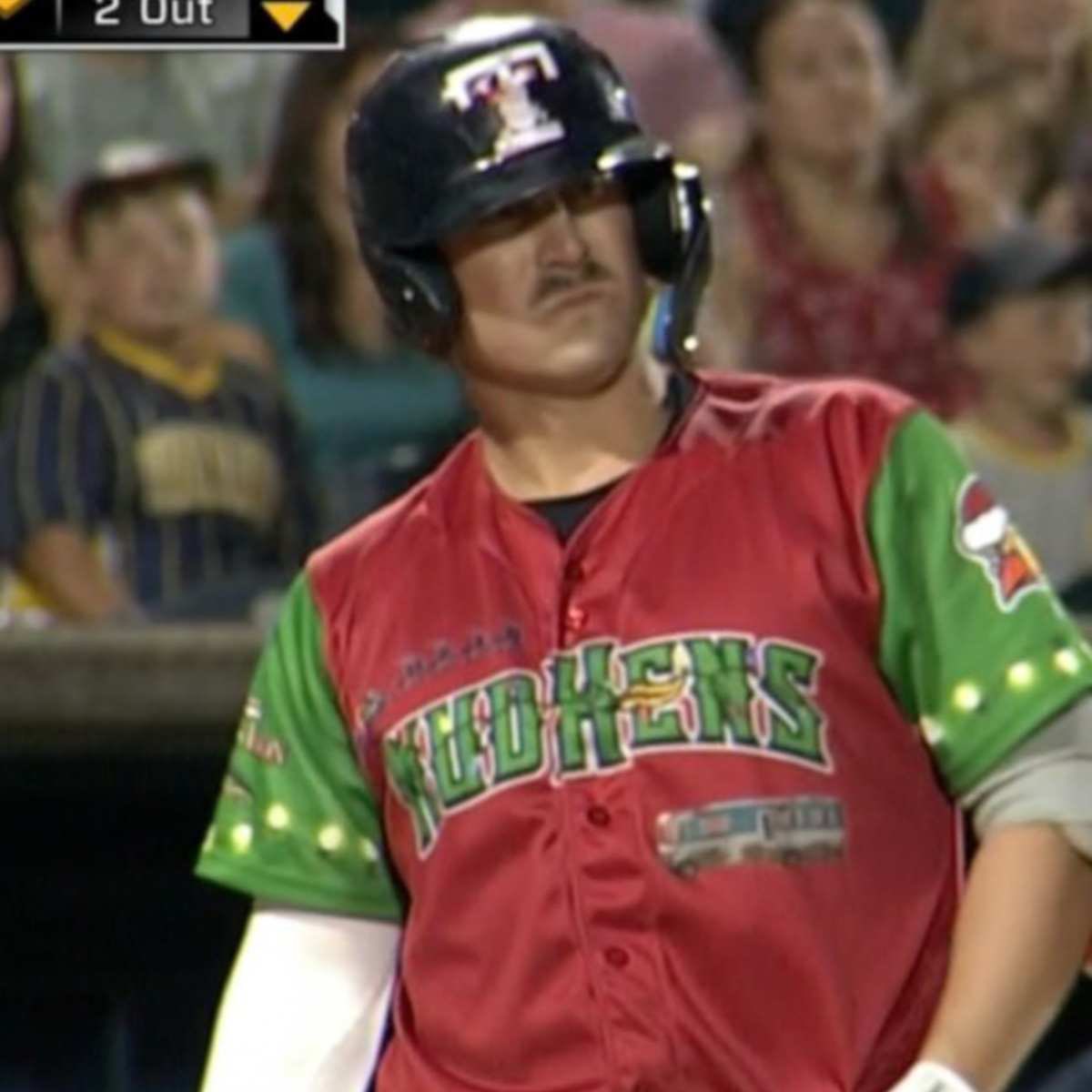 Me watching my 🐐 make it a 10-4 ball game