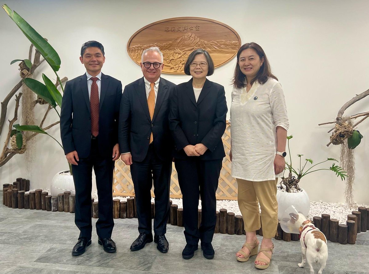 Kenneth Weinstein (@kenweinstein) on Twitter photo Deeply honored to be received by former Taiwanese president <a href="/iingwen/">蔡英文 Tsai Ing-wen</a> for a fascinating discussion on global affairs with my <a href="/HudsonInstitute/">Hudson Institute</a> colleague <a href="/augama/">jason Hsu</a> & <a href="/caprifdn/">Center for Asia-Pacific Resilience and Innovation</a> <a href="/syaru/">Syaru Shirley Lin</a>. Deeply honored to be received by former Taiwanese president <a href="/iingwen/">蔡英文 Tsai Ing-wen</a> for a fascinating discussion on global affairs with my <a href="/HudsonInstitute/">Hudson Institute</a> colleague <a href="/augama/">jason Hsu</a> & <a href="/caprifdn/">Center for Asia-Pacific Resilience and Innovation</a> <a href="/syaru/">Syaru Shirley Lin</a>.