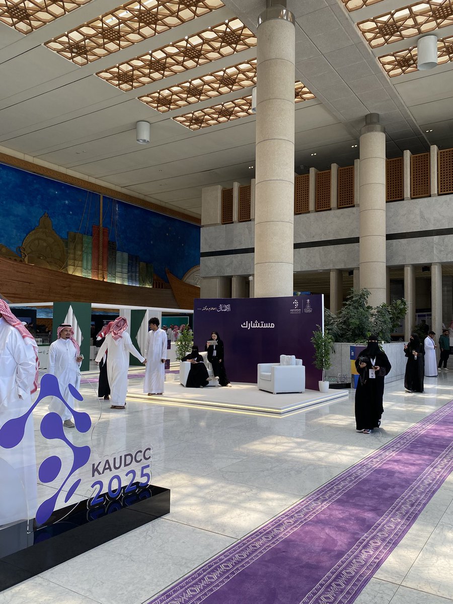 الحمدلله على التمام ماتمت جهودنا الا بفضل وتوفيق من الله، شكرا لنفسي الطموحة✨
واشكر سعادة عميد كلية الاتصال والاعلام على هذه الفرصة الاكثر من رائعة <a href="/anbajnaid/">Ayman Bajnaid</a> و د.<a href="/Maisoon305/">Maisoon Osama Alsebaei</a> وإشراف الدكتور <a href="/alzilaeee/">د. محمد الزيلعي</a> على دعمكم الدائم لنا وأخص بشكري لدكتورتي ربى العامر على دعمها لنا❤️