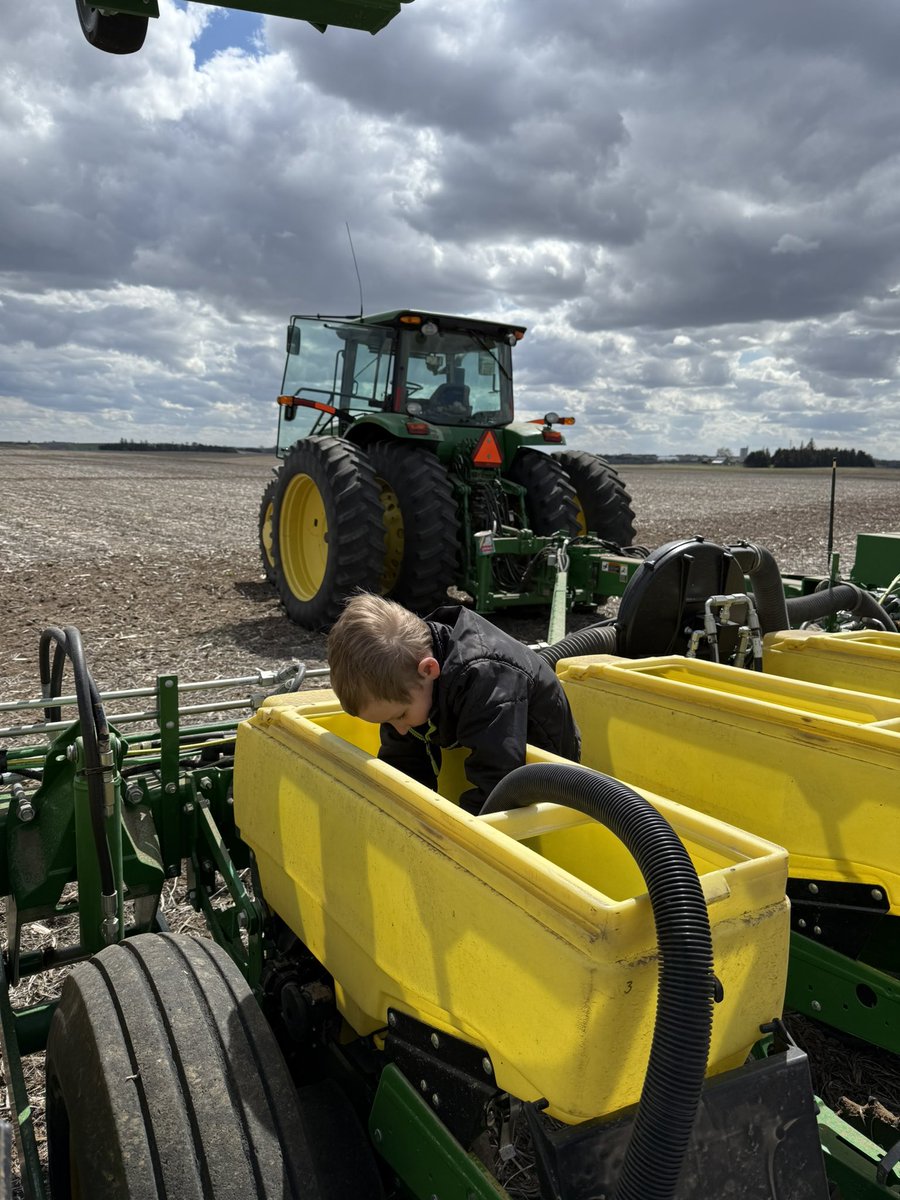 Another day out in the wild in E. NE. Had some good help putting in this plot. <a href="/BrevantseedsUS/">Brevant seeds U.S.</a> #plant25