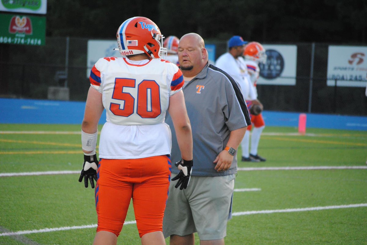 CoachMesser74's tweet image. Happy 17th Birthday Cole! What a wild ride it has been so far. Looking forward to you growing this upcoming season and hopefully even longer at the next level! Proud of you!