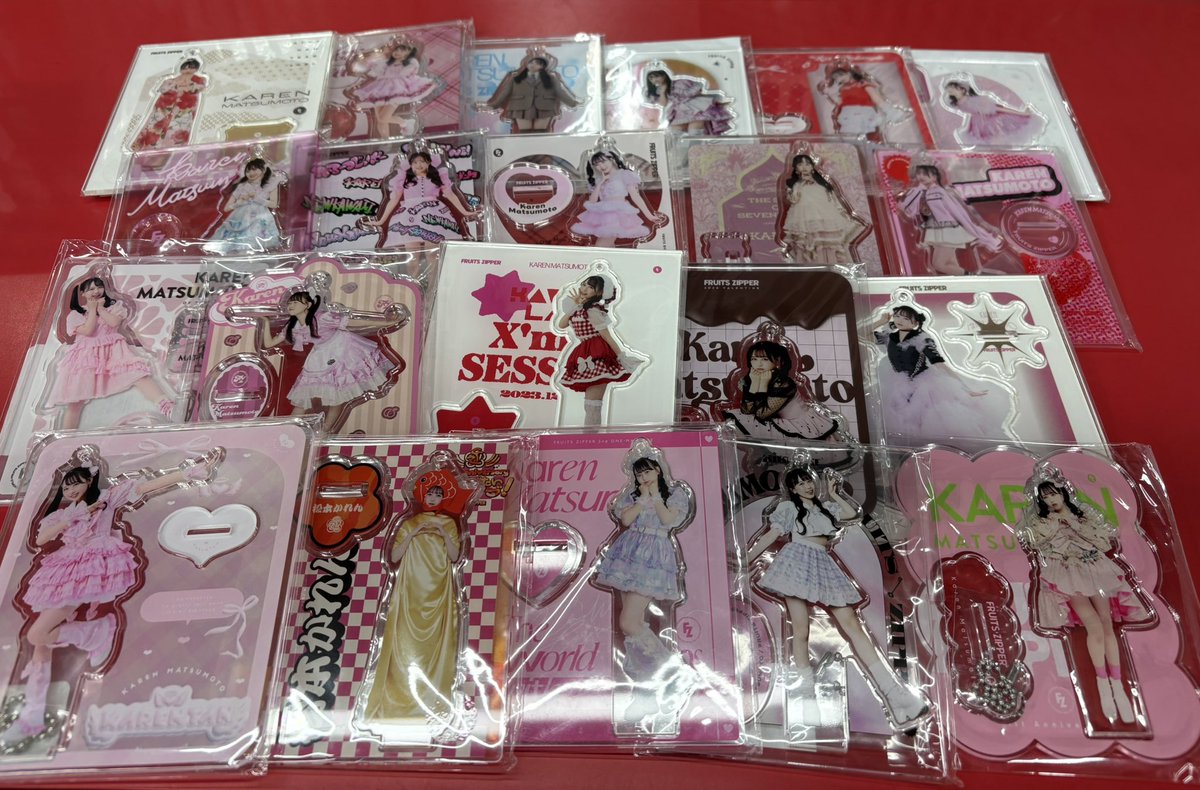 カレンタンノアクスタガタイリョウニニュウカシマシタ🩷 #FRUITSZIPPER