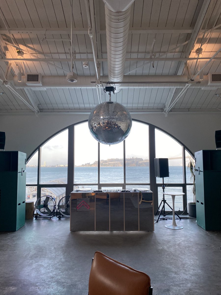 hard to beat this. i now understand what people meant when they told me about <a href="/SHACK15sf/">SHACK15</a> 🤩 couldn't imagine a better moment to experience the space with all <a href="/build_irl/">Build IRL</a> latest clubs. well done <a href="/Saumyagupta/">Saumya Gupta</a> and team -making SF extra special!