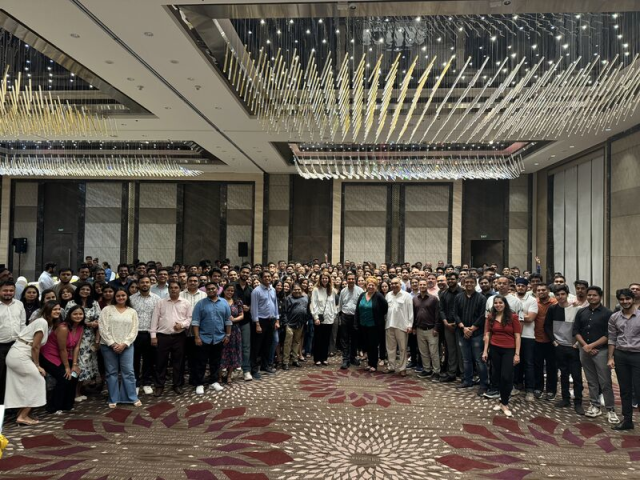 Seo_marketer123's tweet photo. Christina Clohecy On LinkedIn: Here's to our India team! #teamnewfold https://t.co/a5iJQp89M3 https://t.co/Yv1nBPZjyZ