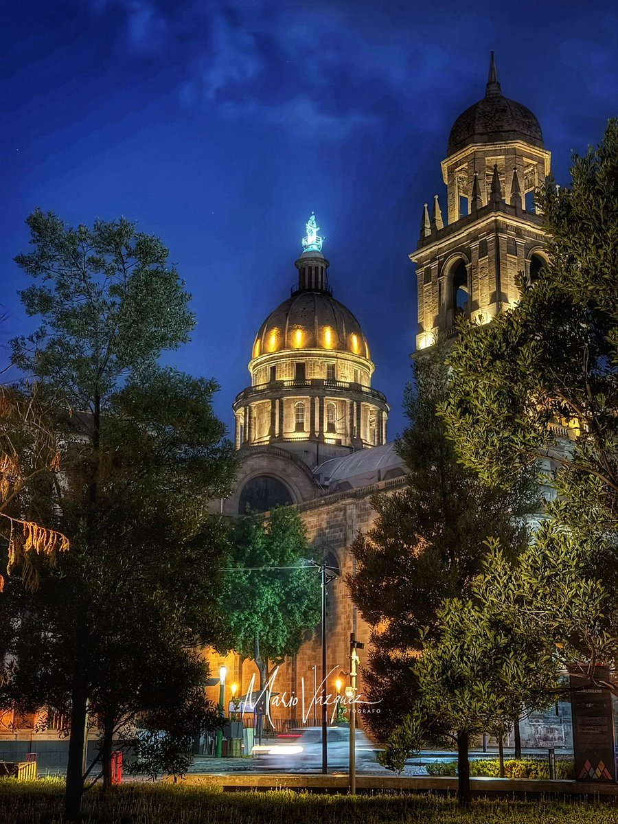 mvazquez71's tweet photo. Catedral de Toluca en honor a San José.

Esta tarde fui al centro de la ciudad a recoger una compras y durante una caminata por la Plaza de los Mártires, me encontré con esta bonita postal que con gusto comparto con ustedes, mis seguidores 📸 https://t.co/Vq4PKYaSlB