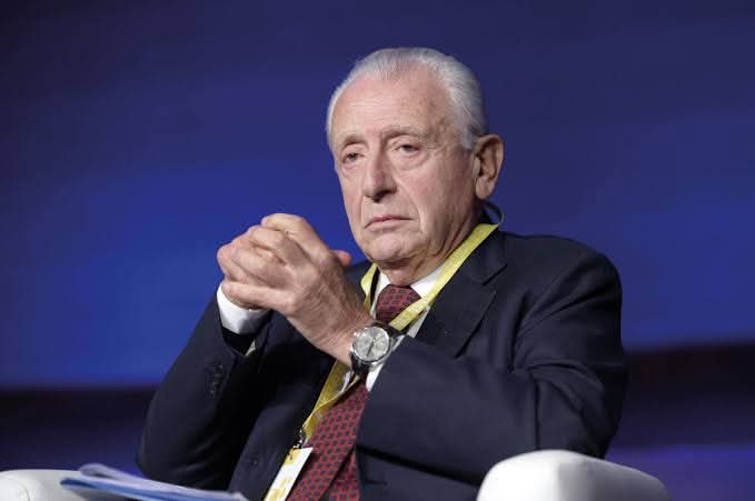 QUESTO MAIALE IN FORMA UMANA SI CHIAMA
FRANCESCO DE LORENZO

Di Michele Dalla Palma

Uno dei più infami personaggi della Prima Repubblica, Ministro della Sanità che ha venduto la salute e il futuro sanitario dei cittadini e soprattutto dei bambini italiani alle industrie