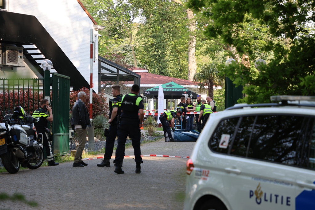 De politie zoekt getuigen van het dodelijke schietincident in Rijswijk -  rodi.nl/rijswijk/l/444…