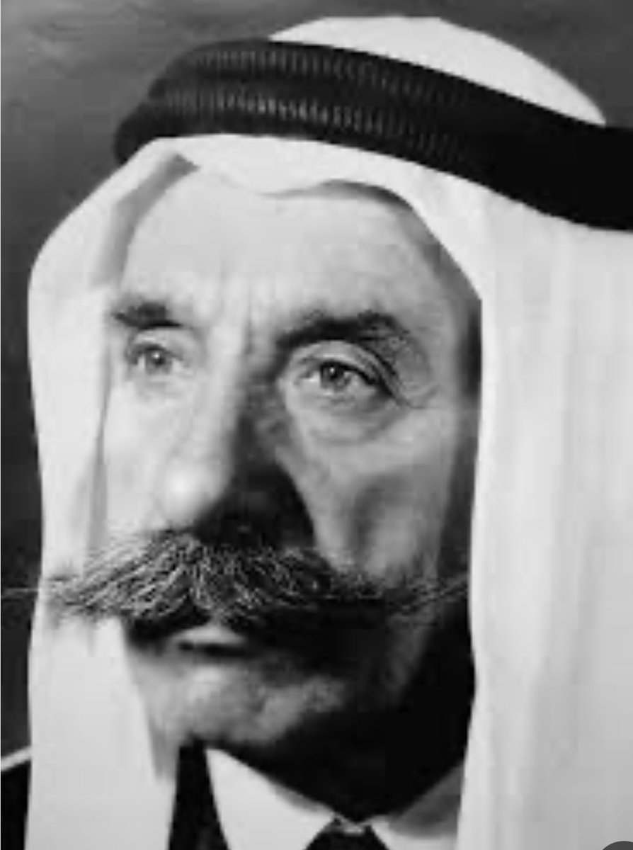 الدروز تاريخ من النضال واذ نذكر منهم
سلطان باشا الأطرش قائد الثورة السورية في 1925

وعائلة الأطرش لهم السؤدد في الدروز.
ويلاحظ اللبس العربي للباشا
والذي كان ضابطاً في الجيش العثماني.

نسأل الله أن يجعل سوريا دار أمن وأمان ويرزقهم طيب النفوس
ويبعد عنهم شرور بني اسرائيل
الحاقدين.