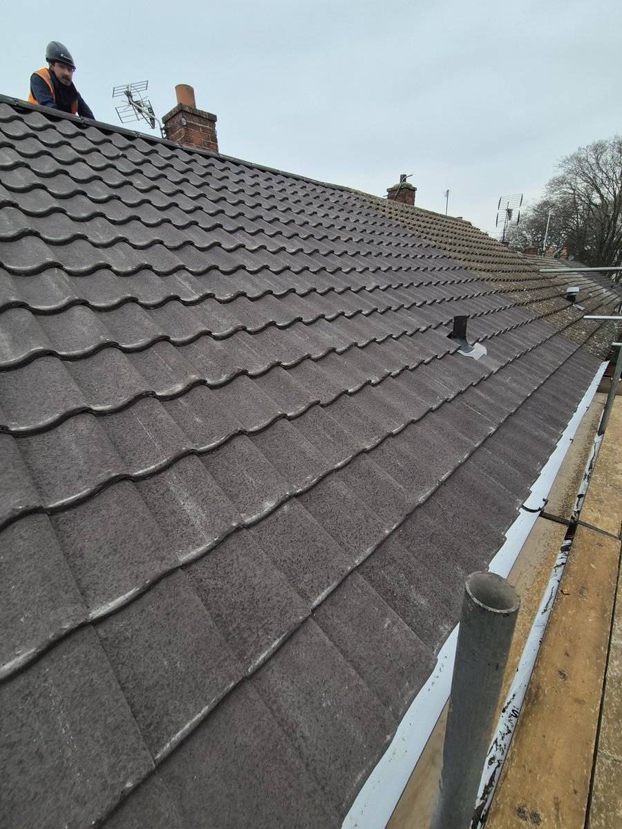 Our roofing refurbishment project for <a href="/EQUANS_UK/">Equans UK & Ireland</a> across Welwyn Hatfield Borough Council is progressing strongly.

All materials proudly sourced through <a href="/Keystone_Roofs/">Keystone Roofing Ltd</a>.

150+ properties completed — with many more in the pipeline!

Great work by everyone involved ⚡