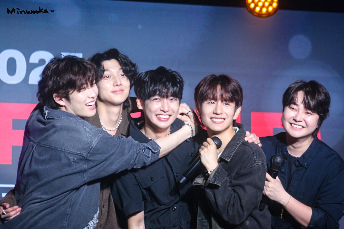 minwoo_ka's tweet photo. 25.05.02 1부
#BOYFRIEND 2025 MINI LIVE ENENT IN JAPAN
𝘏𝘖𝘓𝘐𝘋𝘈𝘠 𝘞𝘌𝘌𝘒 𝘗𝘈𝘙𝘛𝘠 

영민이리더 첫날🫡

#민우 #Minwoo @MW_950731
@FCLIVE_official @BFofficial_JP
 #보이프렌드 https://t.co/Szyuo3jrwV
