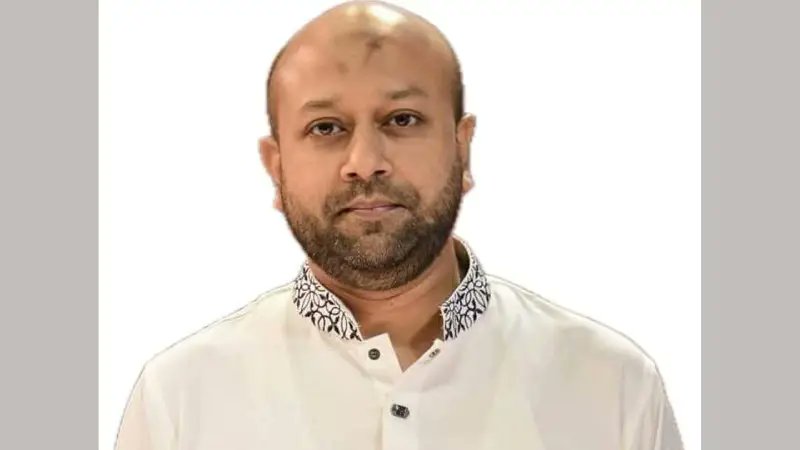 চাকরি হারানো তিন সাংবাদিক’কে বিশেষ বার্তায় ধুয়ে দিলেন ব্যারিস্টার ফুয়াদ