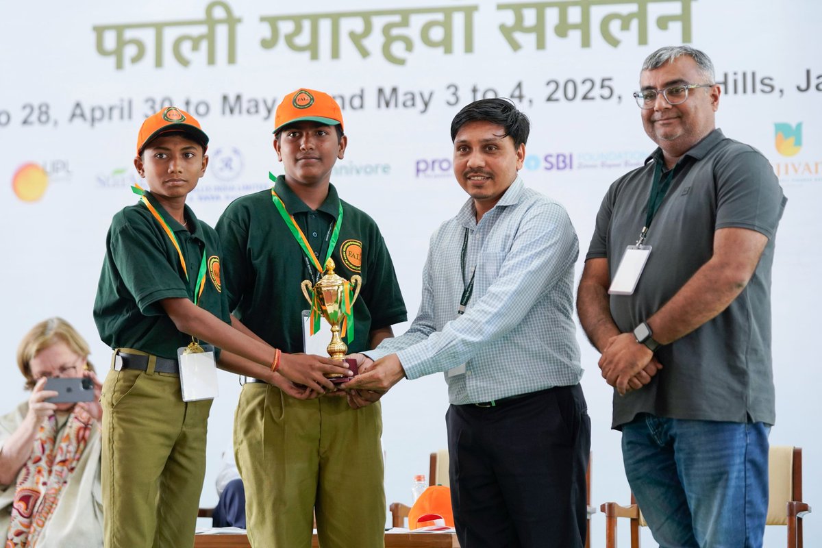 FALIAgriculture's tweet photo. Meet the winners of the Innovation Contest Part 2! 🏆🎉
1st: UV Surface Disinfectant (Ahmedabad)
2nd: Rice Cultivation (Bhandara)
3rd: Automatic Tractor (Kolhapur)
4th: AI Pest Management (Buldhana)
5th: Smart Irrigation (Bhandara)
Congrats to all! 🎉 #Innovation #Winners https://t.co/q2w9otnI5y