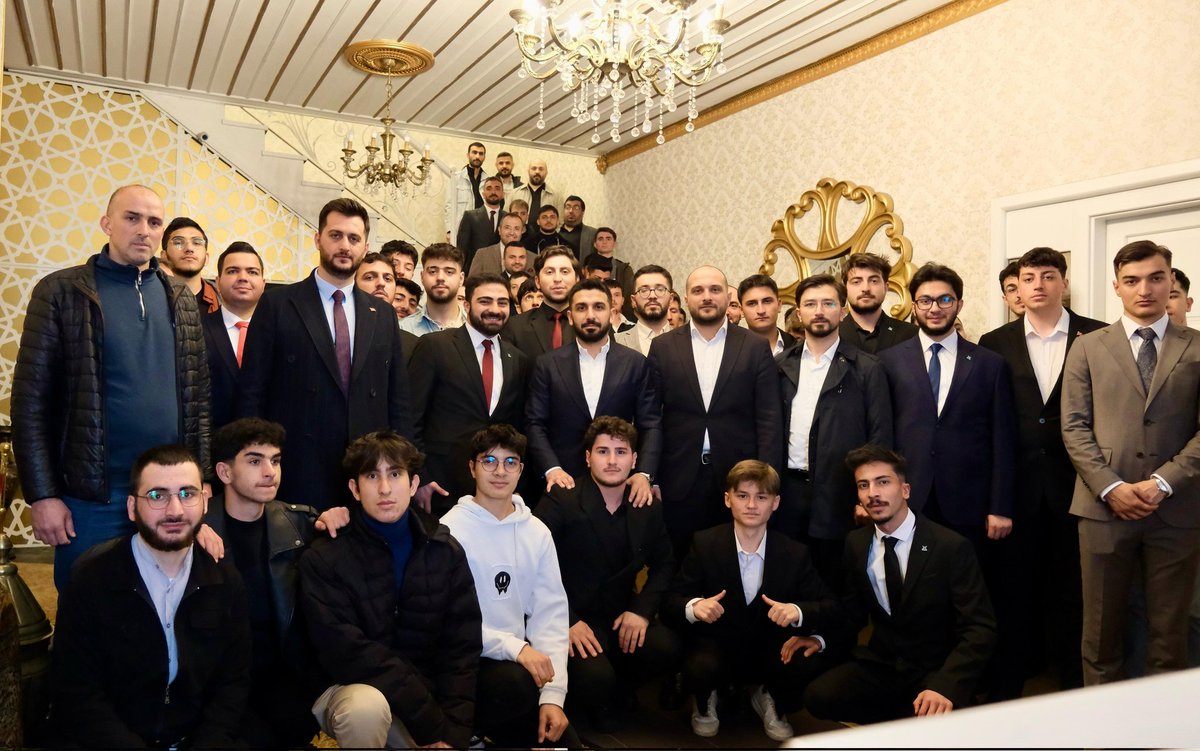 ibrahim_besinci's tweet photo. 📍 Erzurum

Bir dava ancak, yürekten gelen samimiyetle taşınır.💯

Dadaşlar diyarının yiğit gençleri tam da bunu gösteriyor!💪

#BizimKahramanımız https://t.co/hJRaTjWzLX