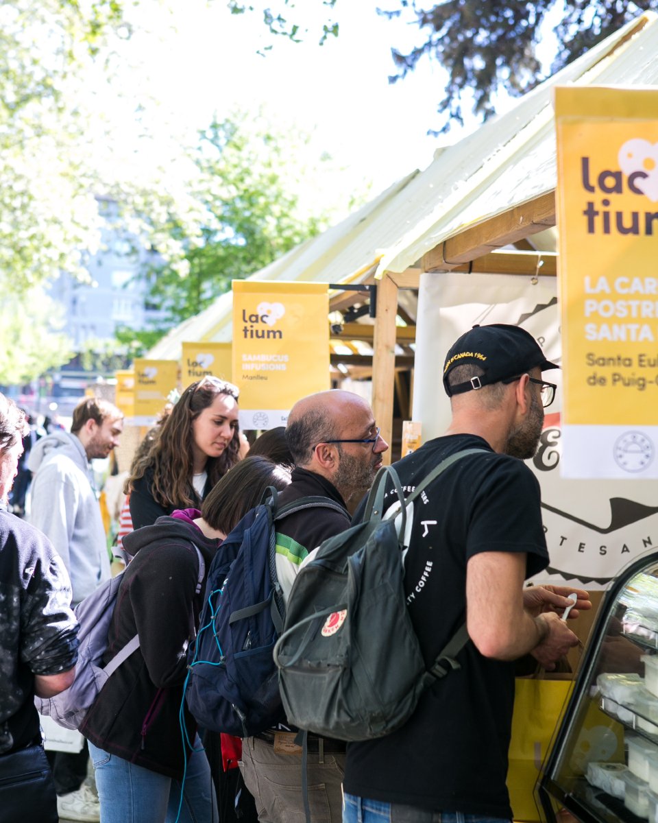 LactiumVic's tweet image. 😉 Nosaltres posem els formatges, les activitats, l’ambient i el lloc.
Tu només has de venir amb ganes i bona companyia!

ℹ️ Programa complet a vicfires.cat (enllaç al perfil)

Amb el suport de @somgastronomia

#lactium2025 #somgastronomia #lactium #vic #victurisme