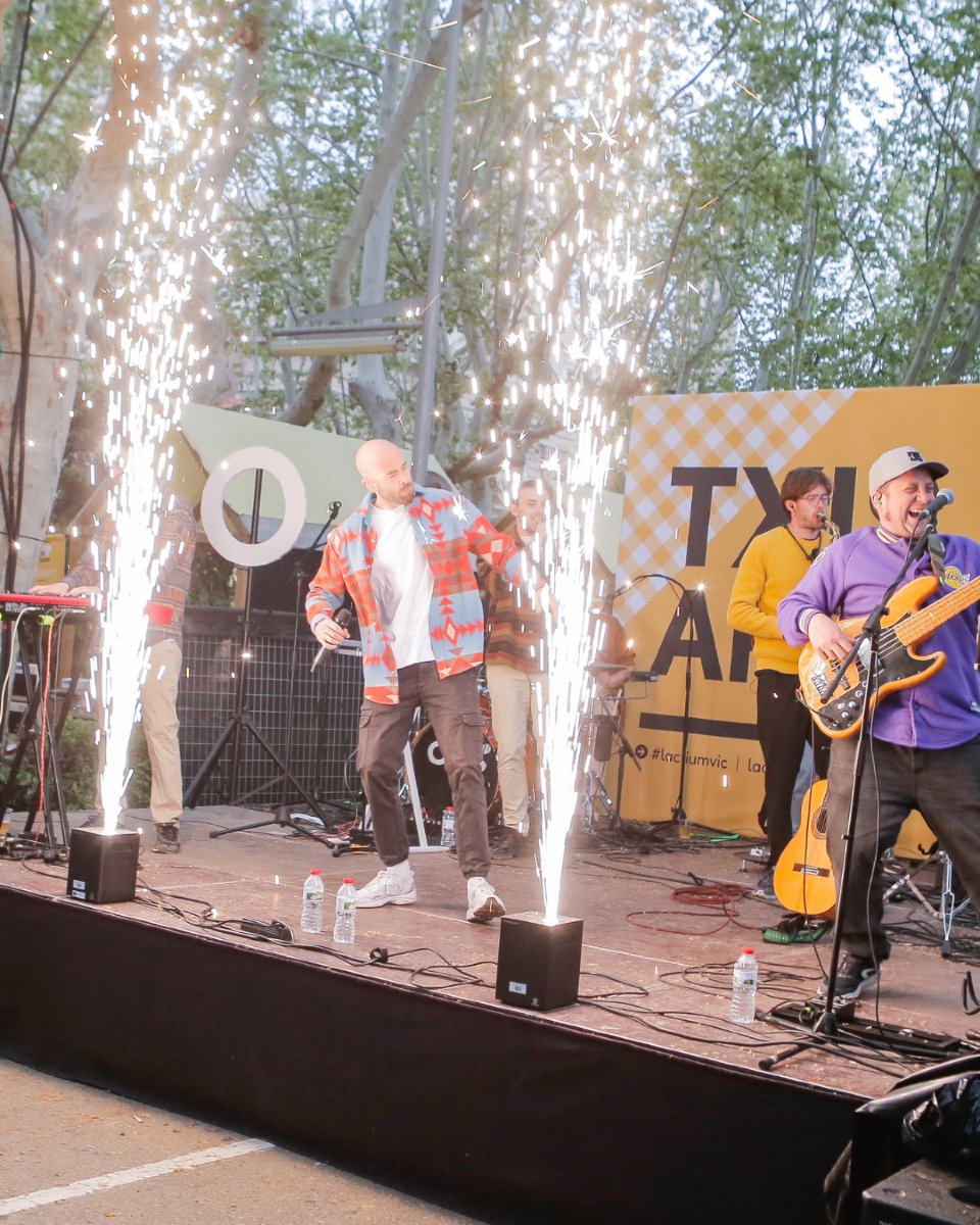 LactiumVic's tweet image. 😉 Nosaltres posem els formatges, les activitats, l’ambient i el lloc.
Tu només has de venir amb ganes i bona companyia!

ℹ️ Programa complet a vicfires.cat (enllaç al perfil)

Amb el suport de @somgastronomia

#lactium2025 #somgastronomia #lactium #vic #victurisme